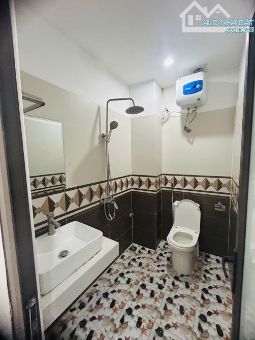 Cho thuê nhà 5 tầng Kim Chung, Hoài Đức. Nội thất đầy đủ 100% cạnh chợ Lai Xá. Ngõ xe 5 tạ - 4