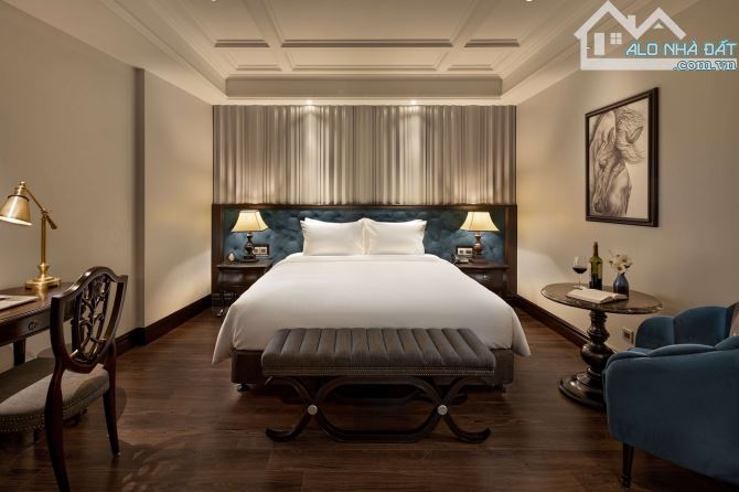 Bán tòa khách sạn vip -  chuẩn 5*- mặt phố Hàng Bông 190m2, MT 7.6m - doanh thu 1.8 tỷ/th - 4