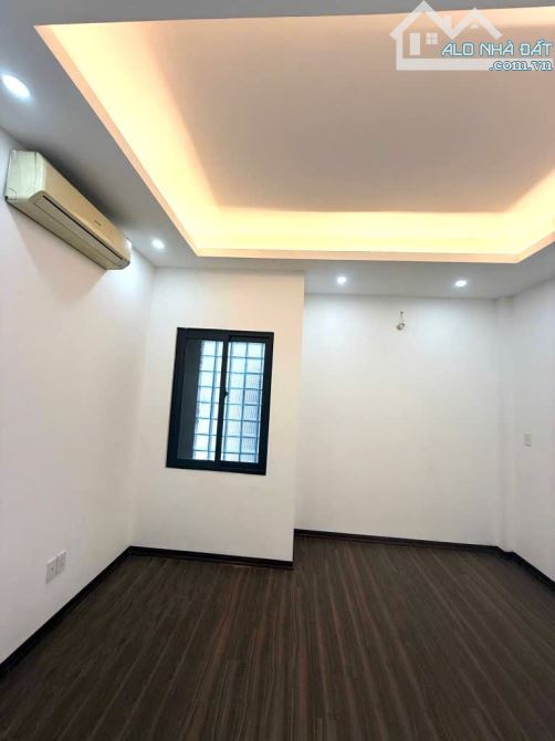 ( Gần phố) Định Công Thượng 43m2 4T – Mặt tiền rộng 4.6m - nhiều phòng, chỗ để xe riêng - 4