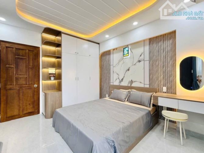 🥰 Nhà 4 tầng khu vip đường BÙI QUANG LÀ phường 12 quận Gò Vấp dt72m2(3.5x21) Hẻm 6m thông - 4
