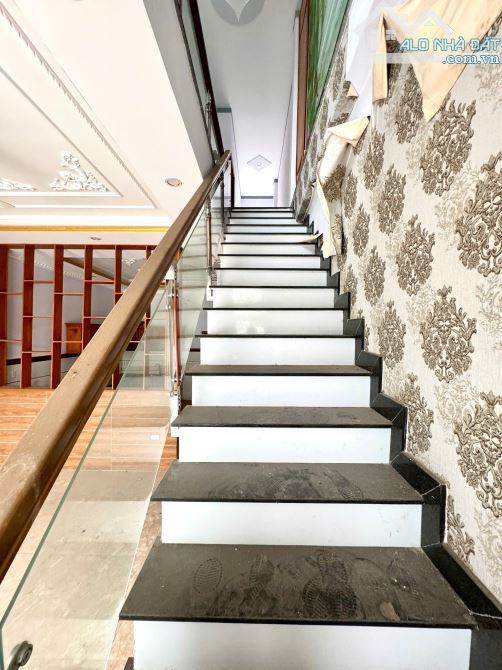 GẤP!BÁN NHÀ HÓA AN 1 TRỆT 1 LẦU GẦN CẦU HÓA AN,5X18=90 M2,SỔ RIÊNG,TCƯ,ĐÃ HÒAN CÔNG - 4