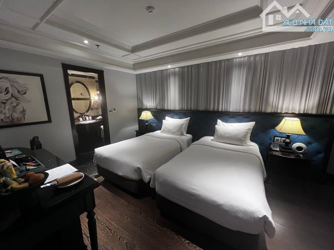 Bán khách sạn 9 tầng MP Mã Mây. DT 230m2, MT 9m. Giá 175 tỷ, doanh thu 2.48 tỷ/tháng - 5