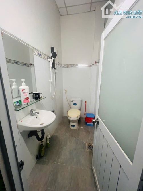 Nhà 2 lầu, 4 phòng ngủ tại đường Lê Văn Lương, ngay công an xã Phước Kiển - 5