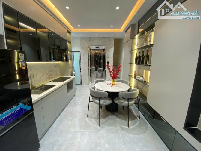 Bán nhà Ngô Thì Nhậm 33m x 5 tầng thang máy, ô tô đỗ vài chục cái cạnh nhà, giá chỉ 7.99 t - 5