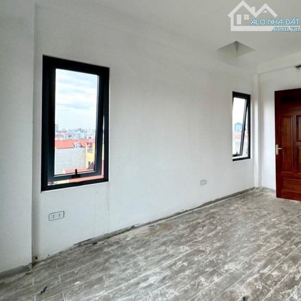 Nhà Hậu Ái 43m2 lô góc thoáng sáng mặt tiền 4m nở hậu 20m ô tô đỗ gần ủy ban giá 4 tỷ 95 - 5