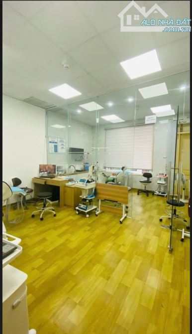 Cần bán nhà mặt phố căn góc Hoàng Ngân 4tầng mặt tiền 5,5m. - 5