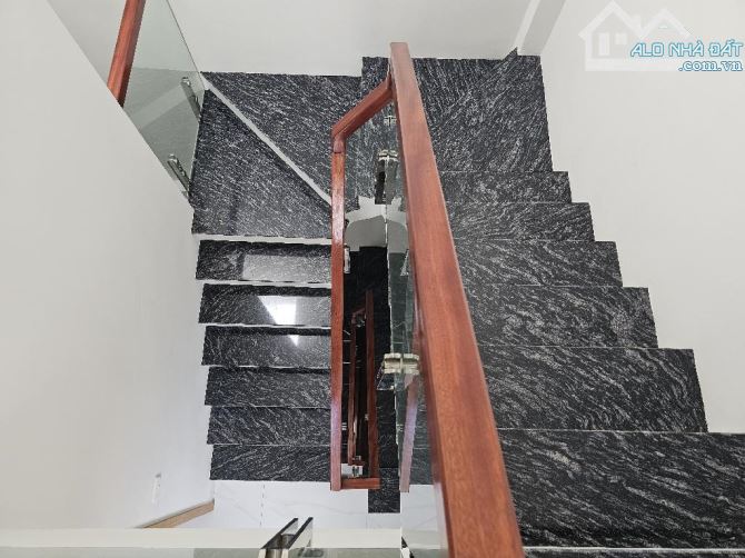Hồ Sài Đồng - Nhà 5 tầng 40m2 full nội thất - Ô tô đỗ cửa - Sát phố ẩm thực - Hơn 8 tỷ - 5