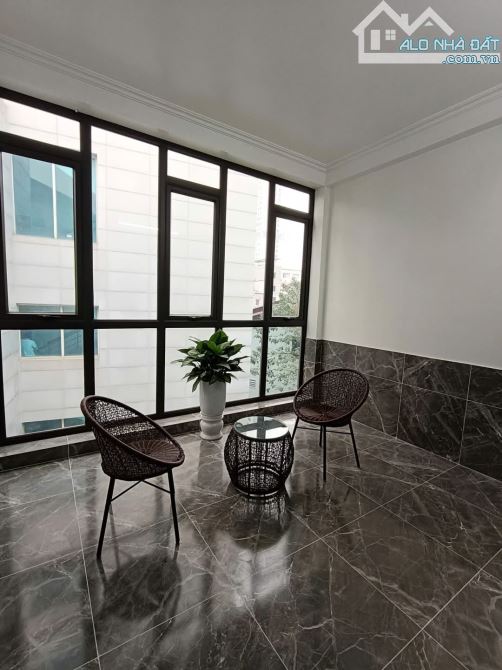 Chúa tể nhà đẹp! Siêu phẩm Chùa Láng 45m2, 2 mặt tiền, full NT như KS, ngõ rộng - 5