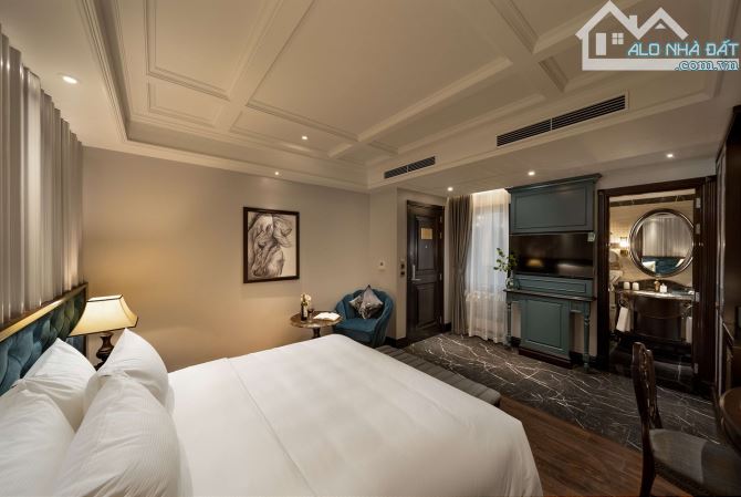 Bán tòa khách sạn vip -  chuẩn 5*- mặt phố Hàng Bông 190m2, MT 7.6m - doanh thu 1.8 tỷ/th - 5