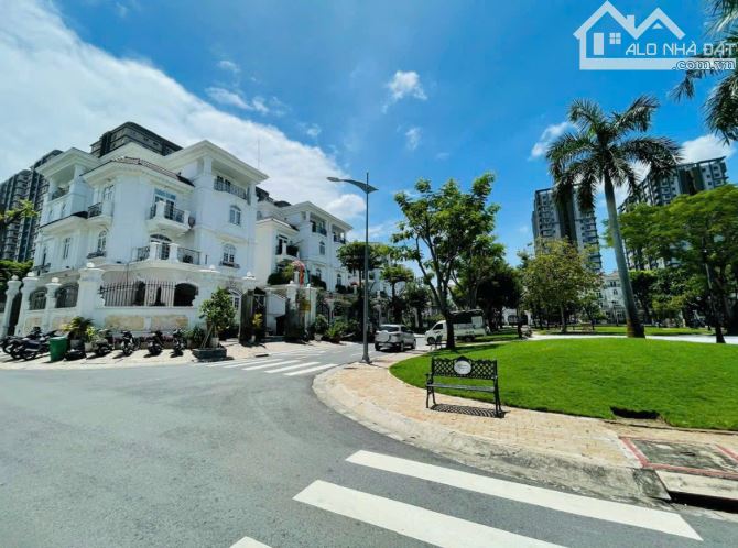 Chọn lọc 3 căn biệt thự khu VIP Cityland Quận 7. 10*22 giá 43 tỷ. - 5