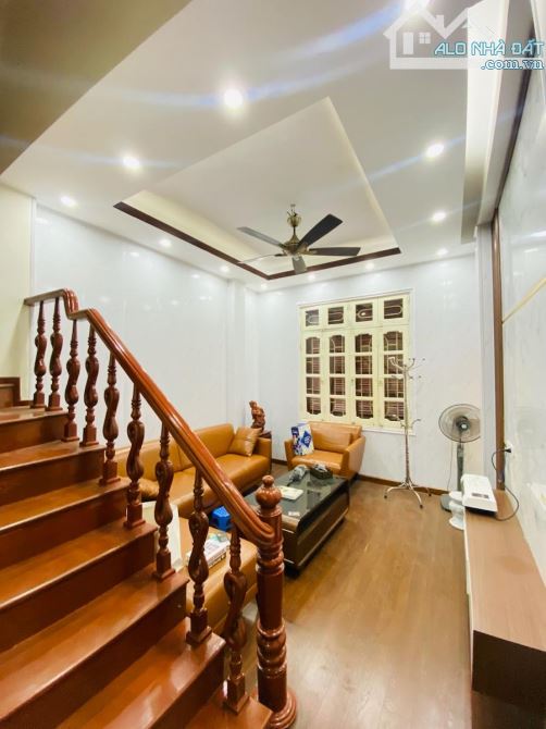 Hàng độc Hồ Tây nhanh tay ko mất ạ 40m2x6tầng , Mt 4m giá chỉ 18tỷ - 5
