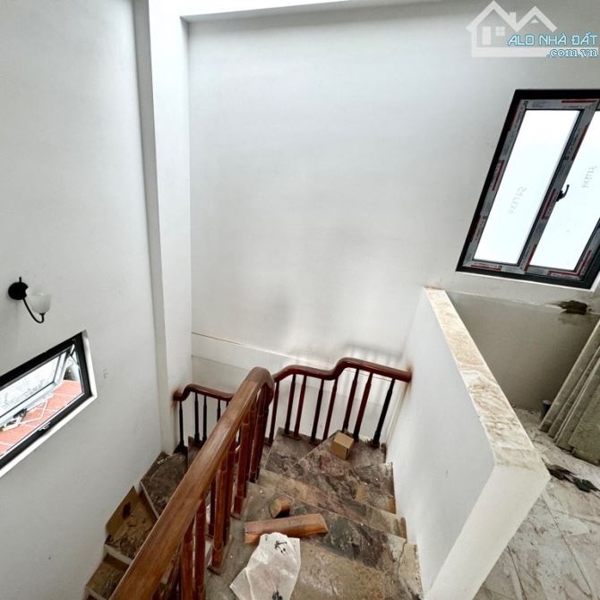 Nhà Hậu Ái 43m2 lô góc thoáng sáng mặt tiền 4m nở hậu 20m ô tô đỗ gần ủy ban giá 4 tỷ 95 - 6