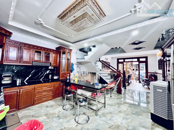 MẶT TIỀN KD HOÀNG BẬT ĐẠT P15 ,5×17 ,6 TẦNG ,NỘI THẤT XỊN XÒ NHỈNH 17 TỶ - 6