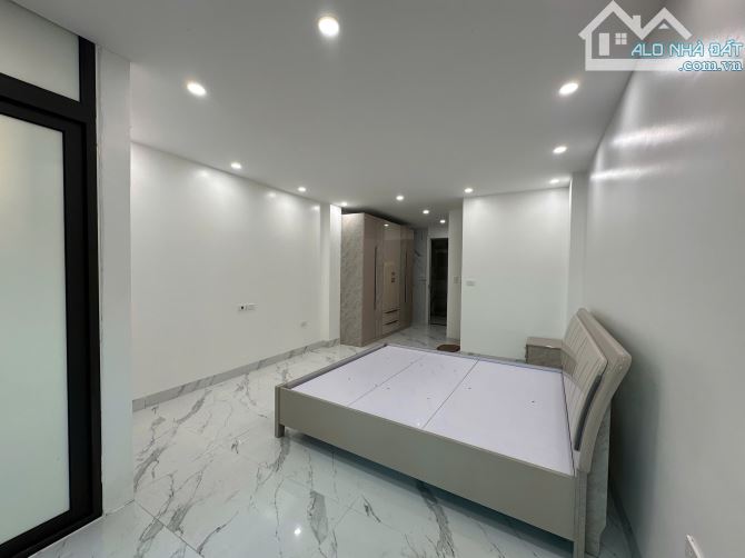 Nhà đẹp nội thất cao cấp đường ô tô tránh ngõ Phố Phúc Lợi DT 45m2 . Giá 13.8 tỷ - 6