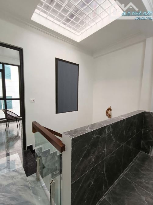 Chúa tể nhà đẹp! Siêu phẩm Chùa Láng 45m2, 2 mặt tiền, full NT như KS, ngõ rộng - 6