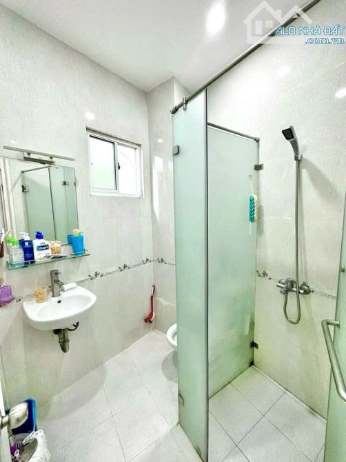 RẺ NHẤT KHU VỰC – 3 TẦNG – HXH THÔNG, GẦN MẶT TIỀN ĐƯỜNG 3/2 – Q11 - CHỈ 6.2 TỶ - 7