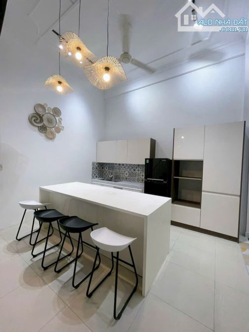 BÁN NHÀ mặt tiền Đặng Văn Ngữ Quận Phú Nhuận Dt 82m2. Giá 21 tỷ - 7