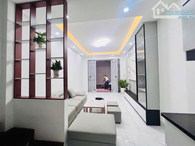 BÁN NHÀ PHỐ TRẦN QUỐC VƯỢNG, CẦU GIẤY – 35M² x 5 TẦNG – 2 MẶT THOÁNG – GIÁ 7.35 TỶ - 7
