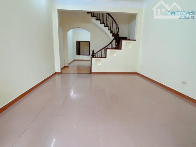 Nhà đẹp  Hoàng Quốc Việt  DT 100  m2 x 4 tầng, mt  5.2 m-Giá 31 tỷ - 7