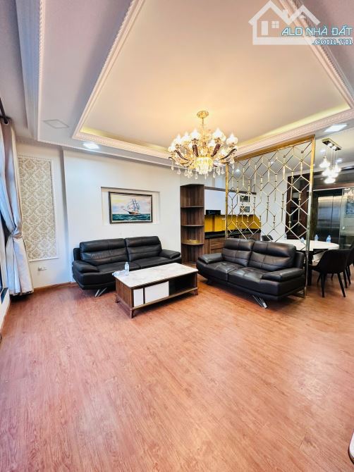 Nhà đẹp ở luôn Lạc Long Quân Cầu Giấy. Sổ vuông 50m, 7 tầng MT5m Giá 21 tỷ Ngõ thông ô tô - 8