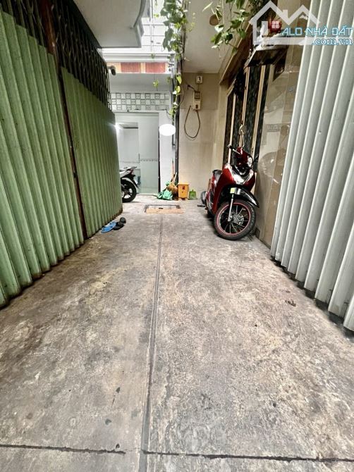 ✨ NHÀ MỚI 1 TRỆT + 1 LẦU (2PN, 2WC & ban công) Ngang 3M x Sâu 7M, HẺM 3M an ninh - 2,45 TỶ - 8