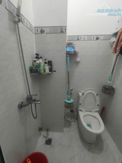 Nhà 4PN hẻm xe tải Âu Cơ. Nhà mới 98% gần bùng binh Lê Đại Hành giá chỉ 7.8 tỷ - 8