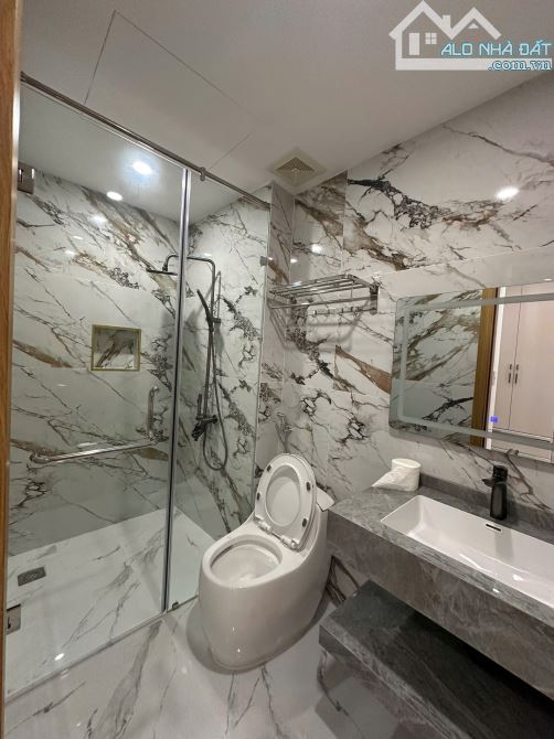 Nhà đẹp nội thất cao cấp đường ô tô tránh ngõ Phố Phúc Lợi DT 45m2 . Giá 13.8 tỷ - 9