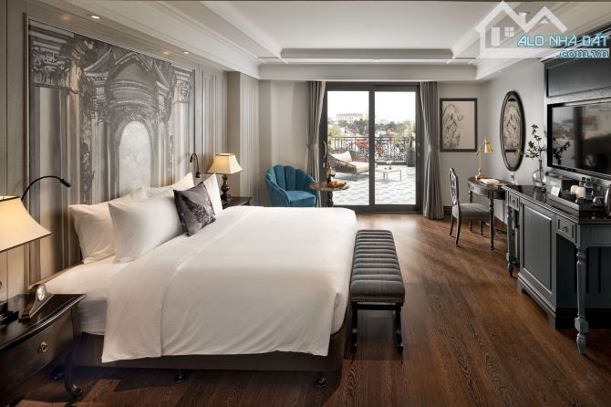 Bán tòa khách sạn vip -  chuẩn 5*- mặt phố Hàng Bông 190m2, MT 7.6m - doanh thu 1.8 tỷ/th - 9