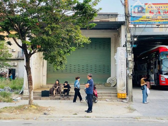 Bán đất 136,5m2 mặt tiền đường Hoàng Lanh, KQH Xuân Phú, TP Huế, tặng nhà kho trên đất