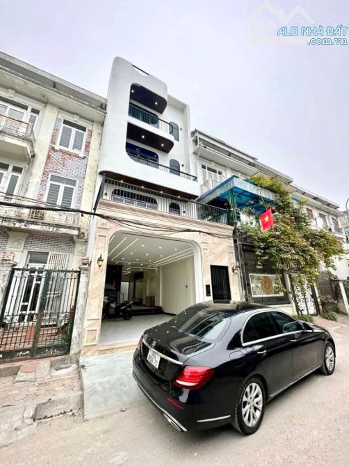 Bán Nhà Ngô Gia Tự 100m2-Mt 6m-hơn 16 tỷ-PHÂN LÔ-Ô TÔ TRÁNH-THANG MÁY-DÂN XÂY-FULL NỘI THẤ