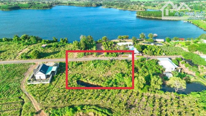 Bán đất view trực diện hồ Lồ Ô - Đất Đỏ 1000m² thổ cư 200m² mặt tiền 20m giá 3,9 triệu/m2