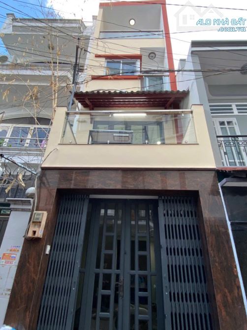Bán nhà Quận 10-CMT8 giá 7,8 T.ỷ 4 tầng 6 phòng ngủ xe hơi tới gần nhà