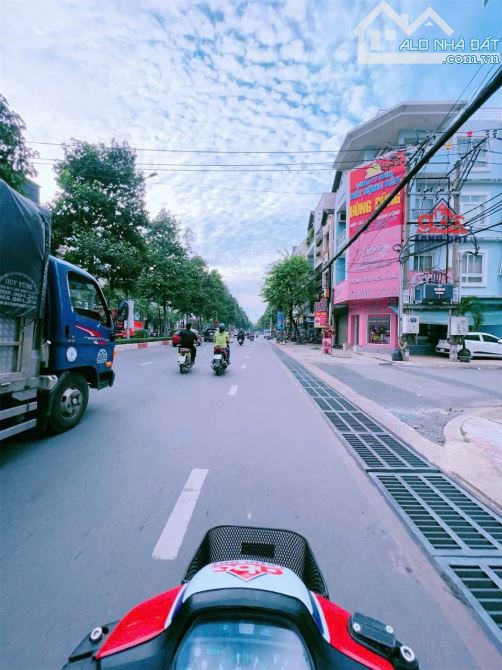 NT043 🆘 Cho thuê nhà 2 lầu 1 trệt mặt tiền kinh doanh đường đồng khởi gần bvdk đồng nai
