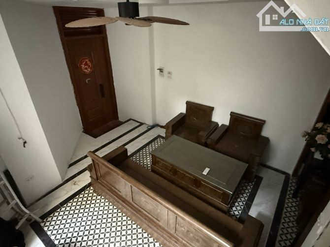 BÁN NHÀ 5T  Phố Cổ, BA ĐÌNH, GẦN PHỐ, TẶNG FULL NỘI THẤT – 2 MẶT THOÁNG – CHỈ HƠN 5 TỶ!