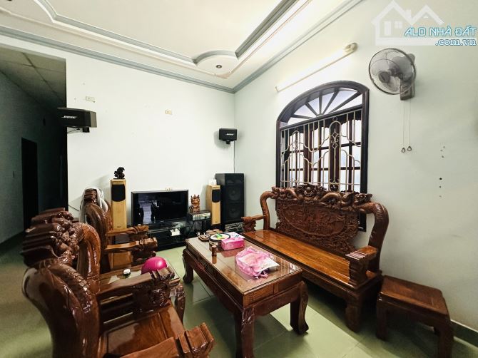 Giảm 2 tỷ bán đất tặng nhà cấp 4 mặt tiền đường Cầu Dứa - Phú Nông, đầu tư và nghỉ dưỡng