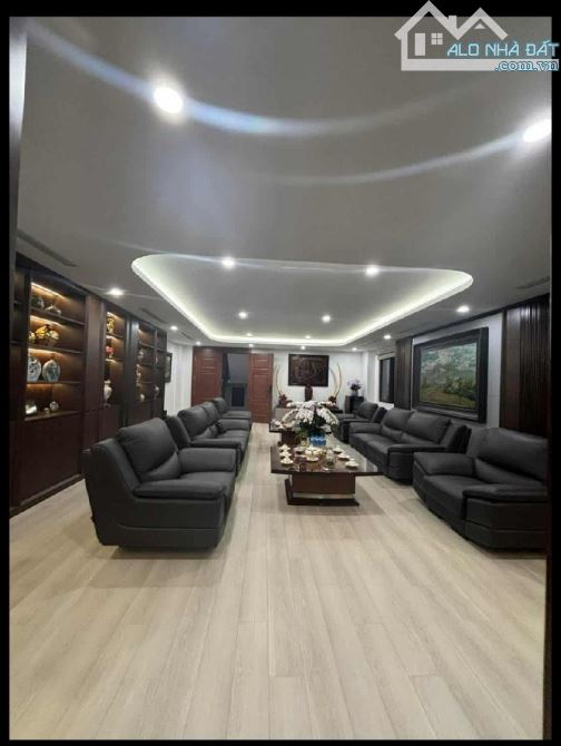 Mặt Phố Đồng Nhân/ 179 Tỷ/ 10 Tầng/ 181 M2/ 6.5 M tiền/ Hai Bà Trưng