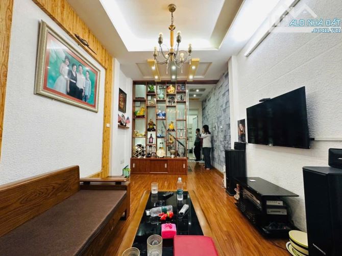 💥 💥 QUÁ ĐẸP, NHÀ TÂN MAI, BA GÁC ĐỖ CỬA, 5 TẦNG DÂN XÂY CHẮC CHẮN, 42M2 CHỈ 6,68TỶ!!