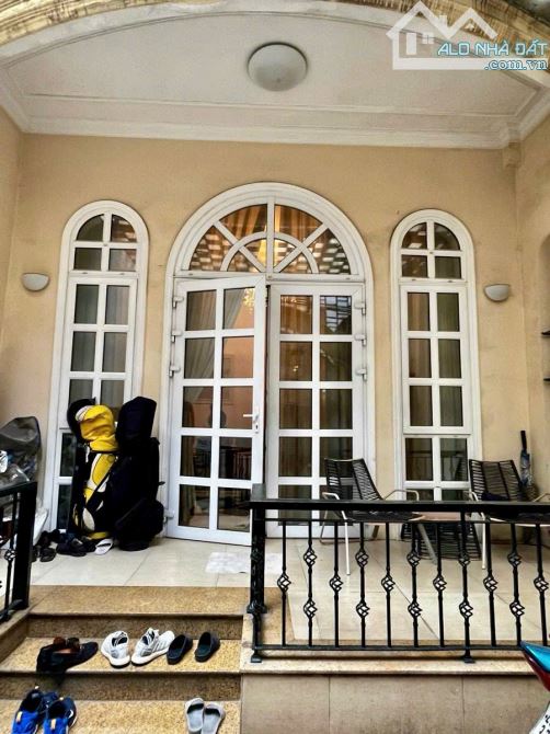 Bán Biệt thự Phố Tây Sơn Đống Đa 111m2 5 tầng mt 5.5m