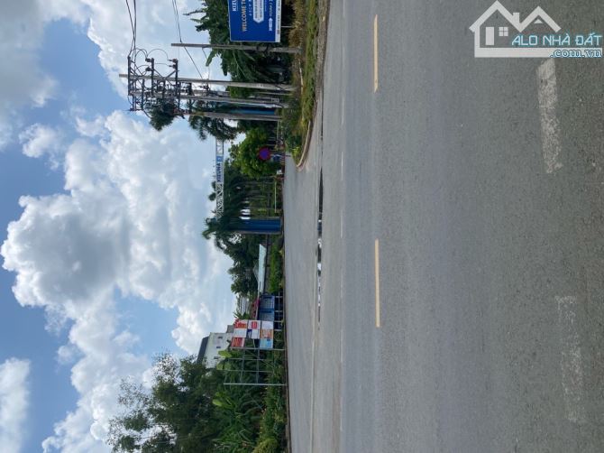 👉B.án đất 4984 m2 Quy Đức Bình Chánh, đường 🚗🚘 Phạm tấn mười , chỉ 24.9 tỷ