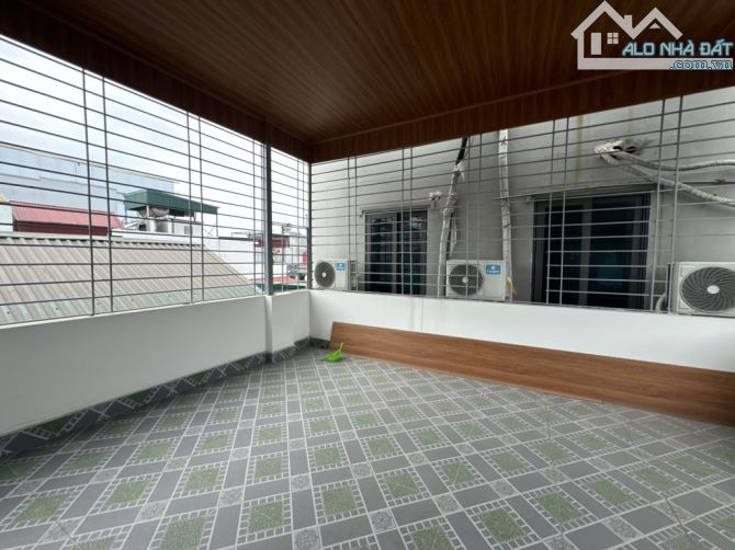 BÁN NHÀ SIÊU HIẾM PHỐ NGUYỄN CHÍ THANH - NGÕ Ô TÔ - ĐẦU TƯ CỰC NGON - 48,5 m2 - 12,75 Tỷ