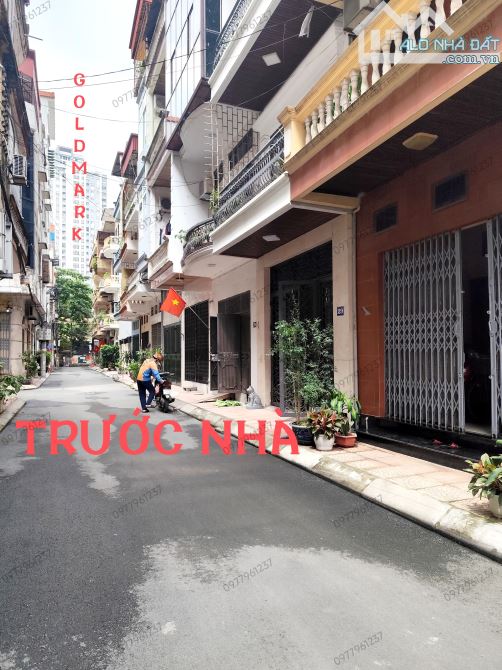 BÁN NHÀ HỒ TÙNG MẬU - KĐT GOLDMARK. DT 50m2 × 4T × MT 4m. NHÀ DÂN XÂY + LÔ GÓC - GARA Ô TÔ