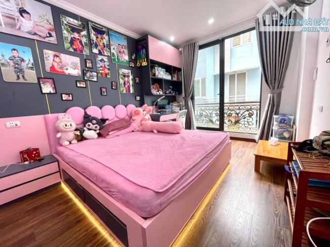 Lạc Long Quân, Cầu Giấy, nhà phân lô ô tô tránh, nội thất mê li, gara ô tô, 30m,nhỉnh 13tỷ