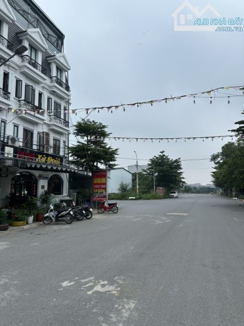 Siêu Phẩm Nhà 6 Tầng Thang Máy – Phân Lô Lai Xá – Ô Tô Đỗ Cửa – Vỉa Hè Rộng – Giá 17 Tỷ