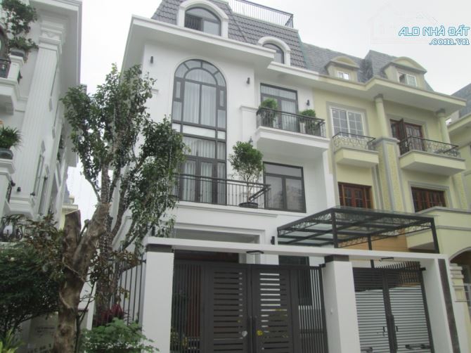 Mua nhà Mỹ Đình bán gấp nhà khu Lideco gần hồ điều hòa 168m2 chỉ 22.x tỷ.