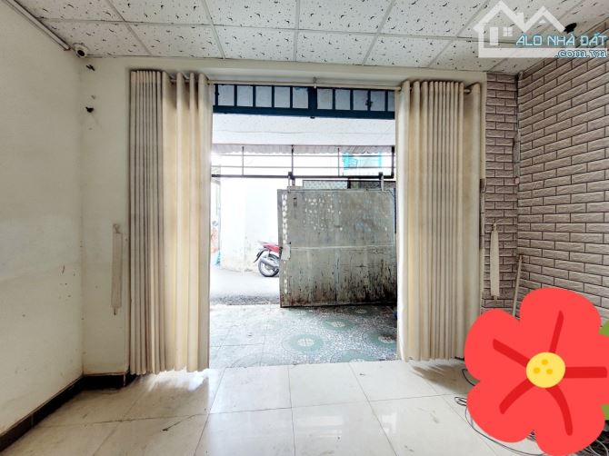Thơm ! Nhà 60m2 đường Quang Trung ngay trung tâm Q9 cũ giá chỉ nhỉnh 3 tỷ