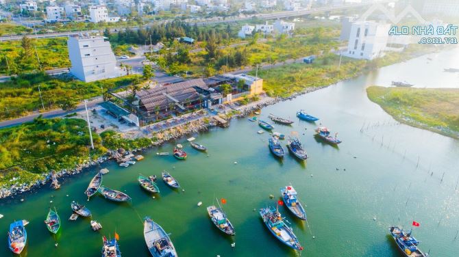 🔴 Bán đất MT Vân Đồn : Đường 18m - DT 300m khu kinh doanh sầm uất vị trí đẹp giá 18tỷ500