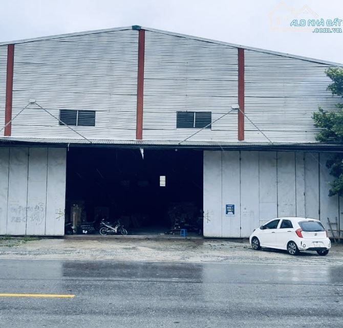 Cho thuê 1600m2 mặt đường ql21 gần đại lộ giá chỉ 40k/m2