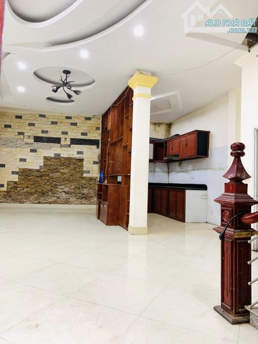 Nhà đẹp Trương Định, Hoàng Mai - 47m², 5.5m MT rộng , sổ đỏ nở hậu, giá 8.55 tỷ