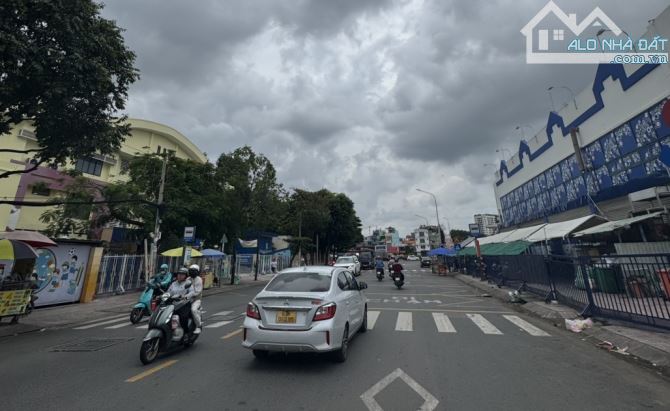 BÁN NHÀ Q6 NGAY VÒNG XOAY PHÚ LÂM - GIÁP KHU TÊN LỬA 7x19 KHU VỰC SẦM UẤT MÀ AI CŨNG YÊU