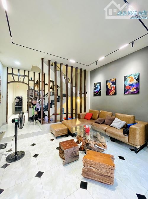 💥 NHÀ ĐẸP CHÍNH CHỦ – GIÁ TỐT NHỈNH 4 TỶ – VIEW BỜ KÈ THOÁNG MÁT – HẺM XE HƠI THÔNG